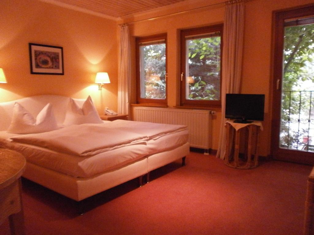 Gasthof Und Landhotel Zur Ausspanne Klipphausen Номер фото