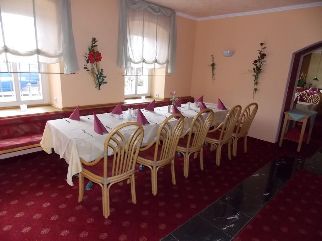 Gasthof Und Landhotel Zur Ausspanne Klipphausen Экстерьер фото