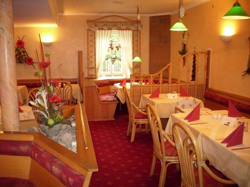 Gasthof Und Landhotel Zur Ausspanne Klipphausen Экстерьер фото